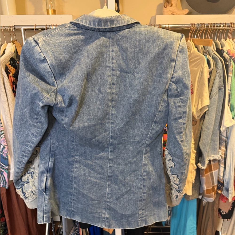 NWOT White House Black Market Editor Denim Blazer with Embroidery - Picture 7 of 7
